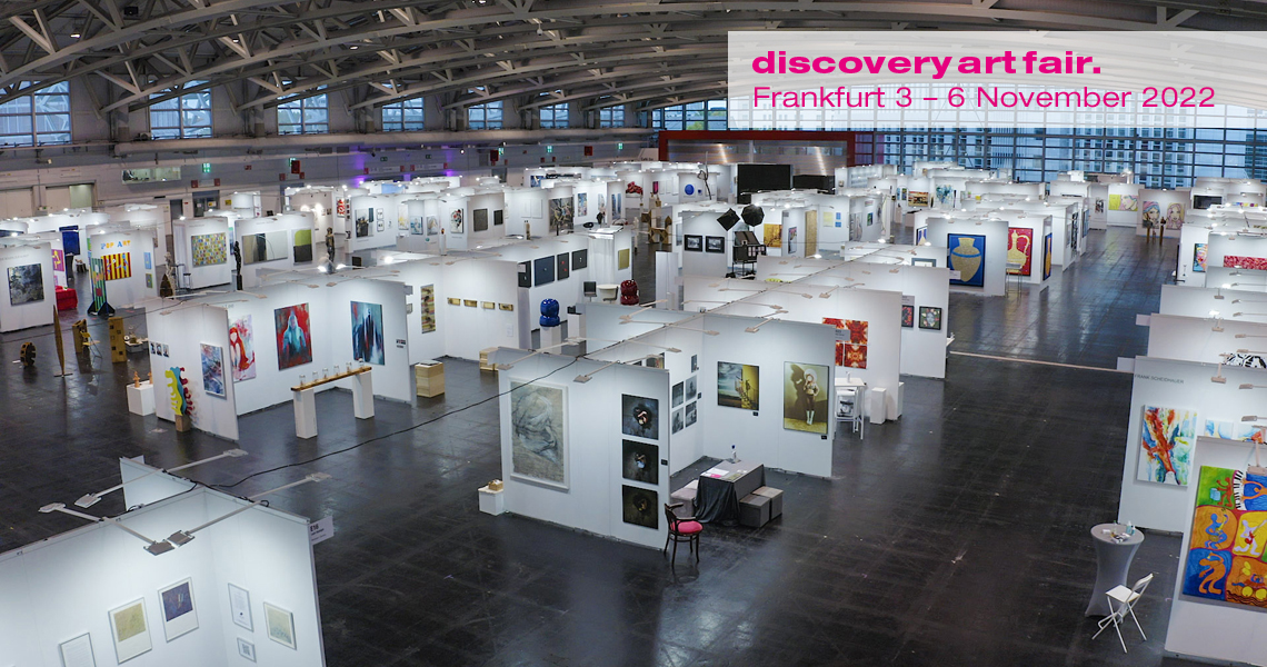 Discovery Art Fair Frankfurt auf dem Frankfurter Messegelände bietet jeden Herbst Kunstliebhabern und Fachpublikum ein breites Spektrum zeitgenössischer Kunst zu bezahlbaren Preisen.