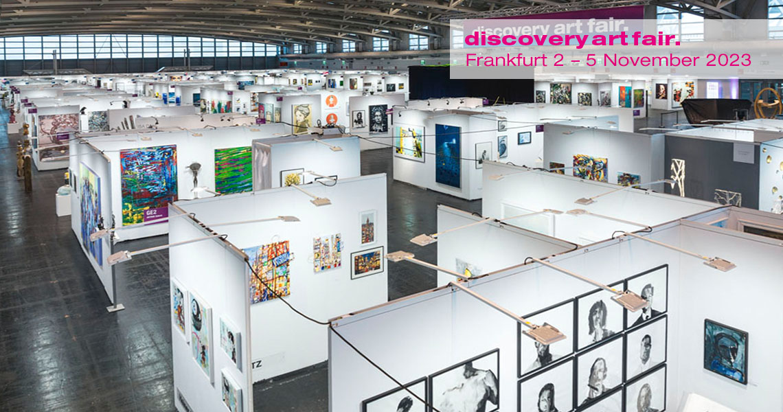 Discovery Art Fair Frankfurt at the Frankfurt Fairgrounds offers art lovers and experts a wide range of contemporary art at affordable prices. About 120 exhibitors present works of art in their booths.
