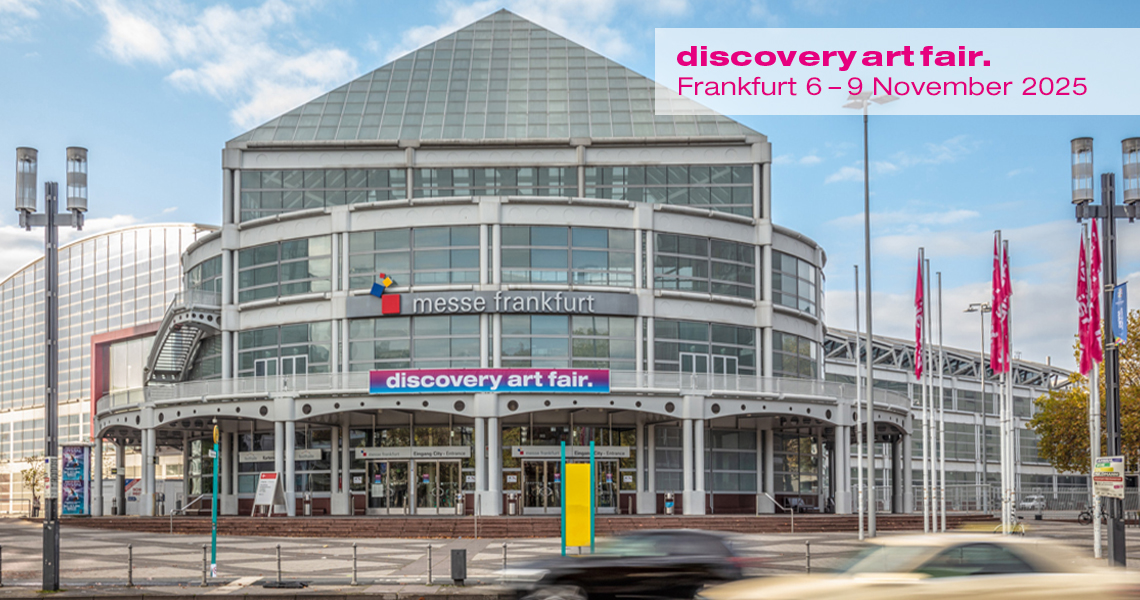 Imposante Halle 1 der Messe Frankfurt, Veranstaltungsort der jährlich stattfindenden Kunstmesse Discovery Art Fair Frankfurt, Kunstmesse für zeitgenössische Kunst und internationale Künstler.